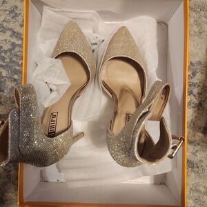 Sparkling Gold Pointed-Toe Ankle Strap Heels